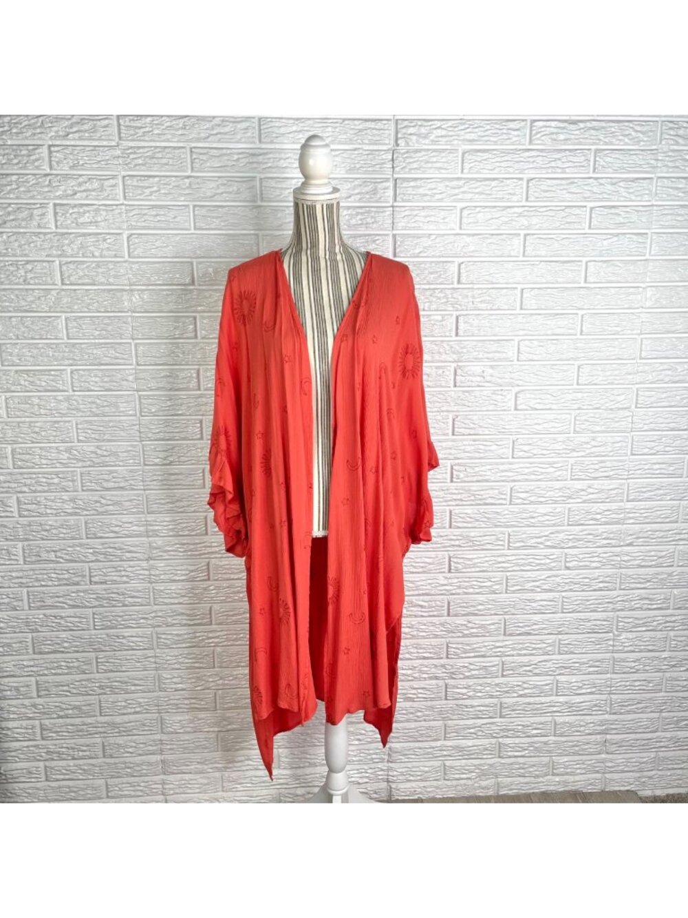 No Boundaries Coral Crinkle Gauze Tie Front Kimono Cardigan Celestial Size L/XL